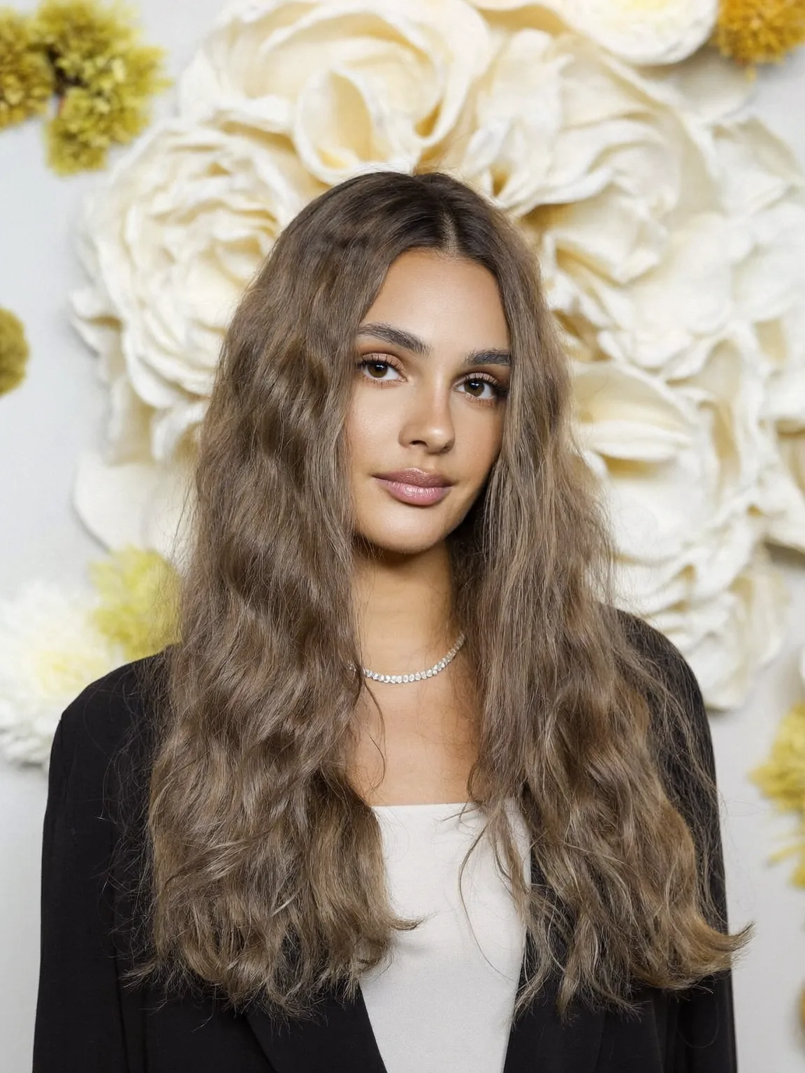 Loose Sandy Blonde Medium Volume Wavy Long Layers